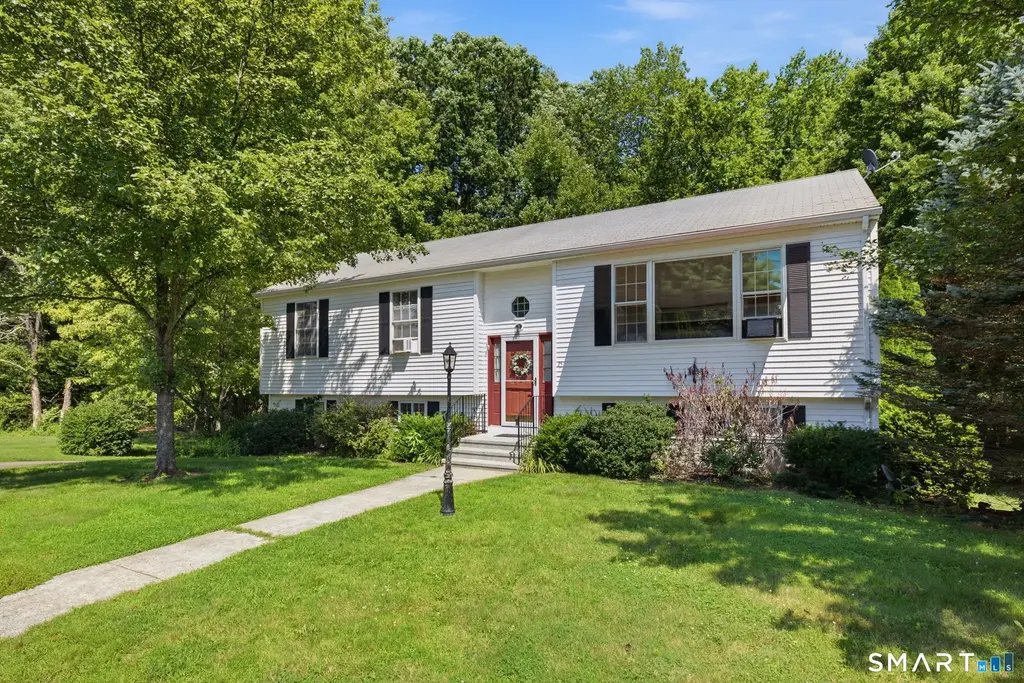 25 Samantha Lane, Madison