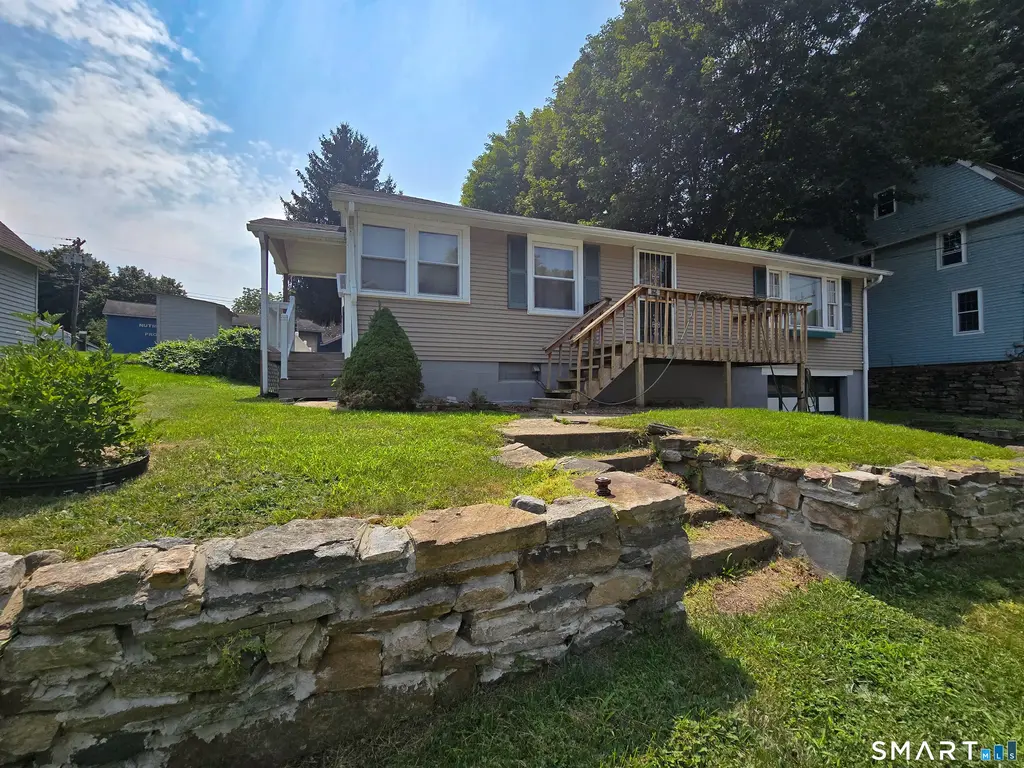 129 Route 2a, Preston