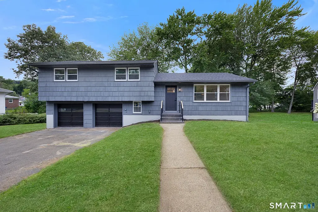 37 Skyview Lane, Waterbury