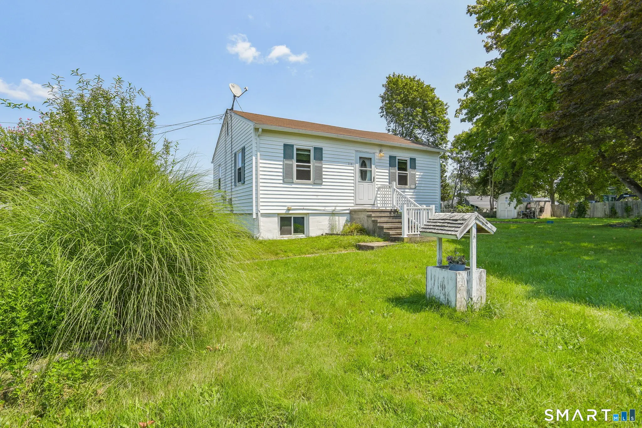 210 Midway Oval, Groton
