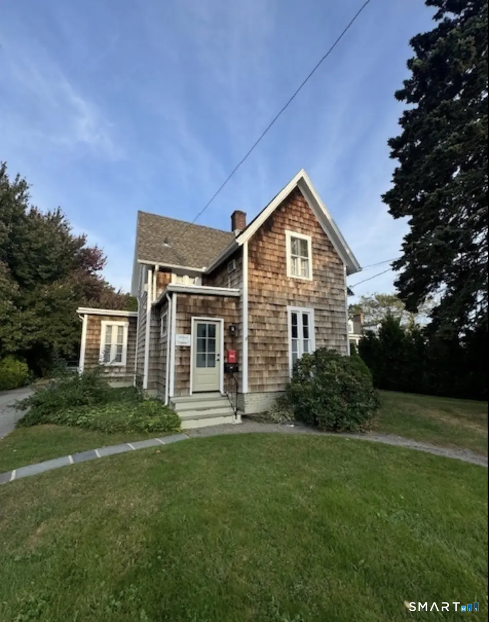 21 Broadway Avenue, Stonington