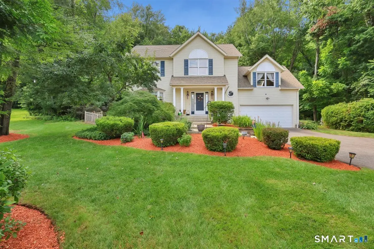 69 Ledgebrook Lane, Middletown