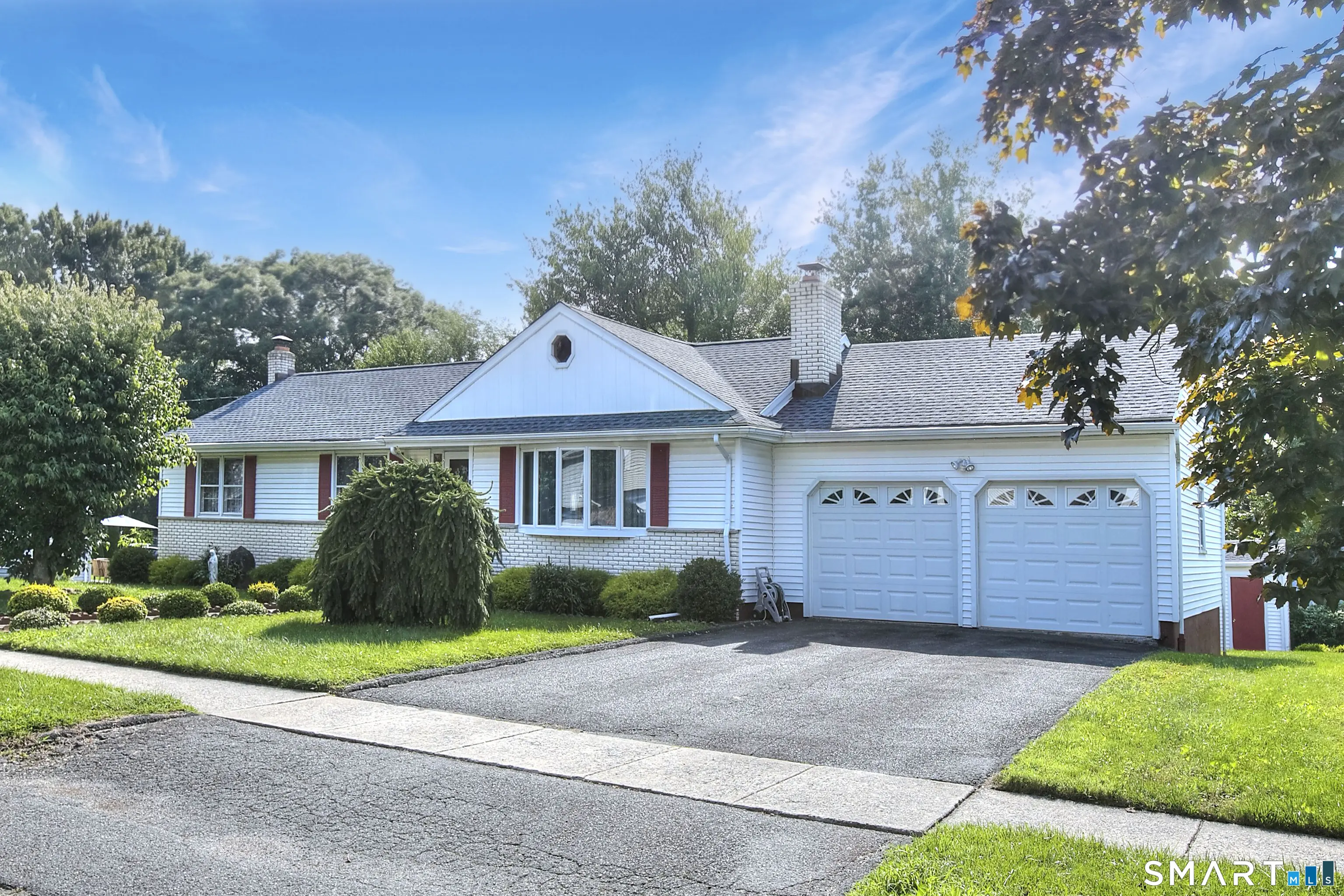 325 Emerald Place, Stratford