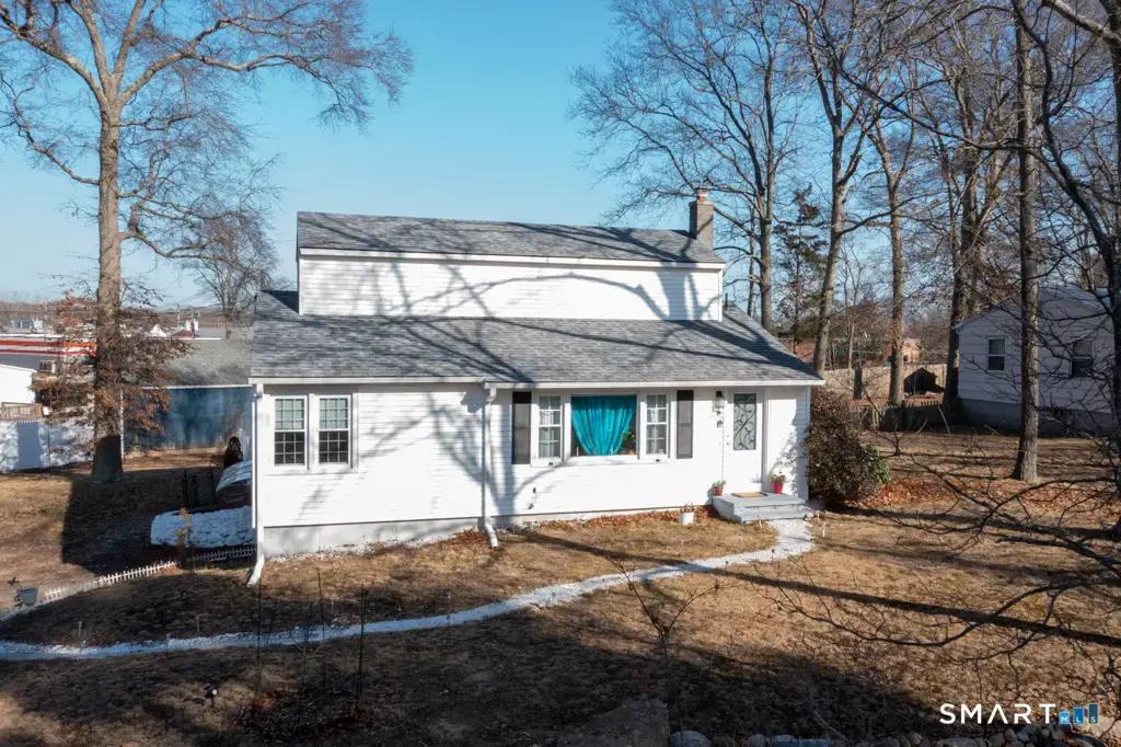 10 Beach Park Road, Clinton