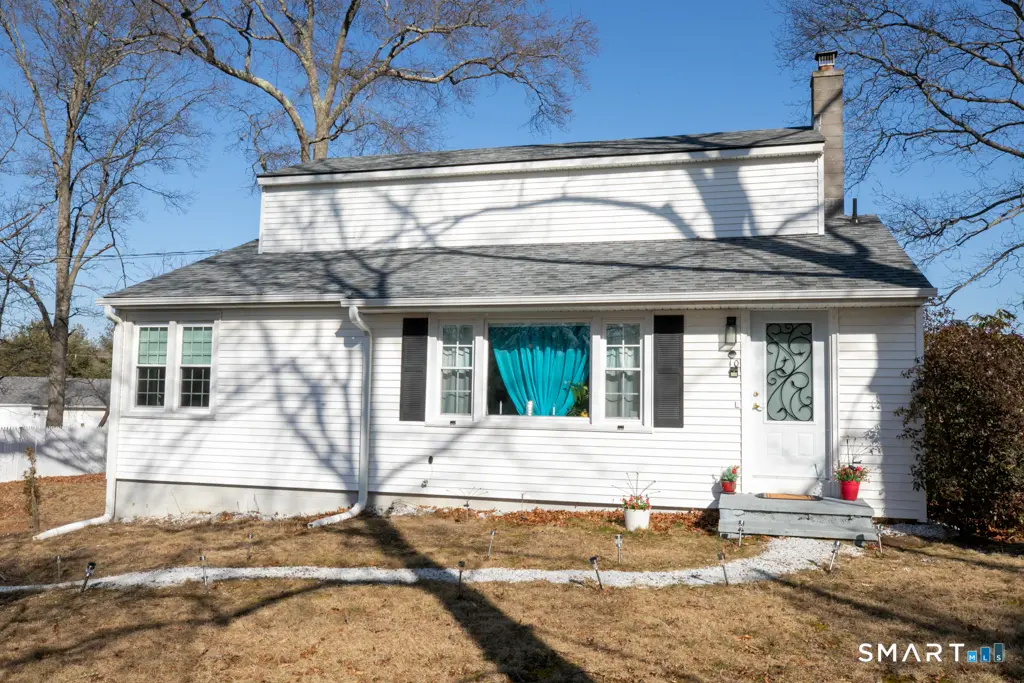 10 Beach Park Road, Clinton
