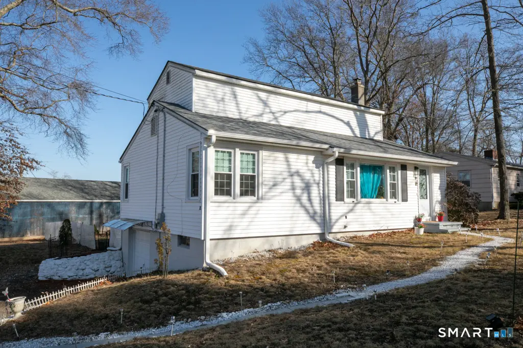 10 Beach Park Road, Clinton