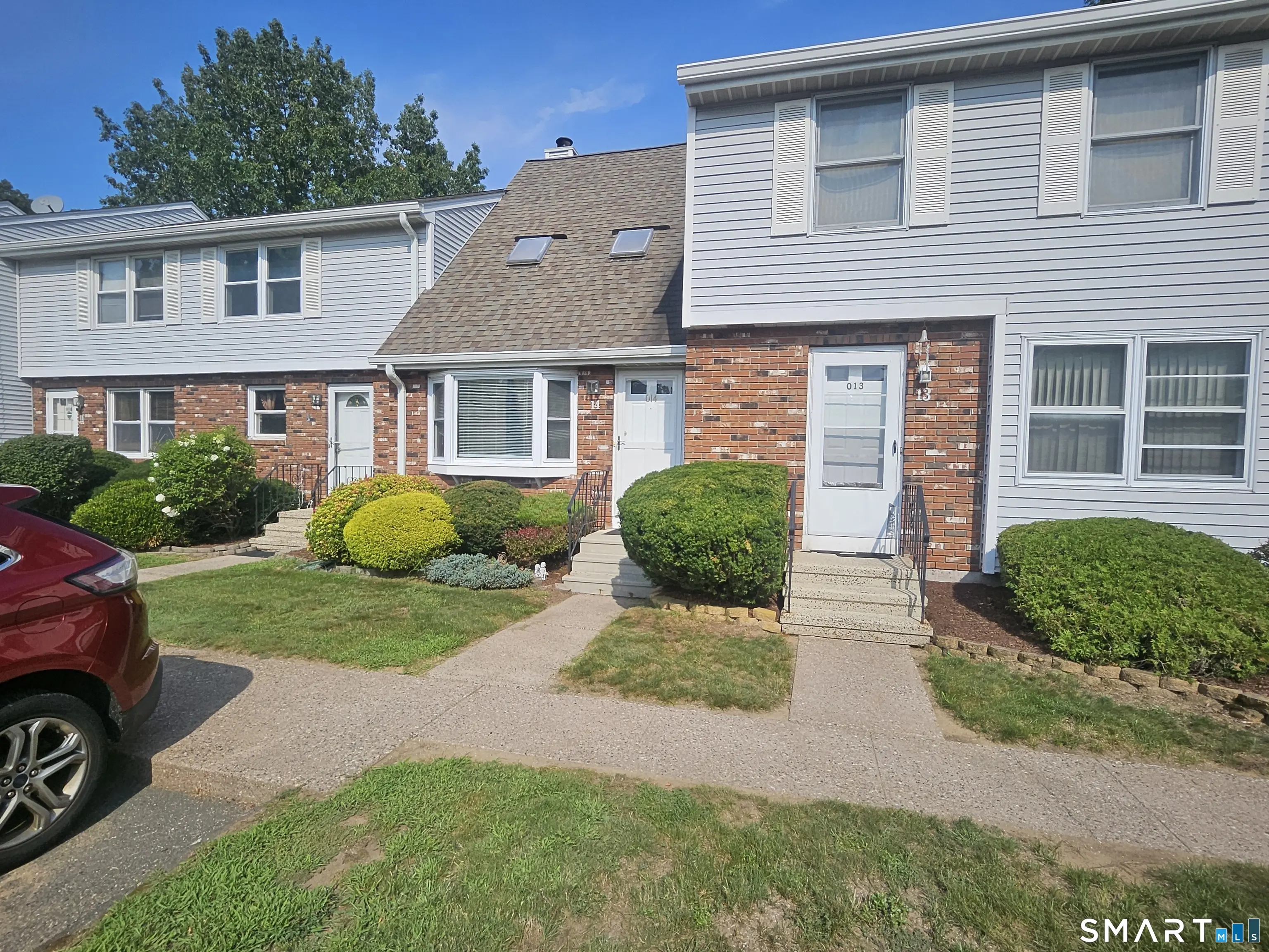 14 Saint Marc Circle O (village O), South Windsor