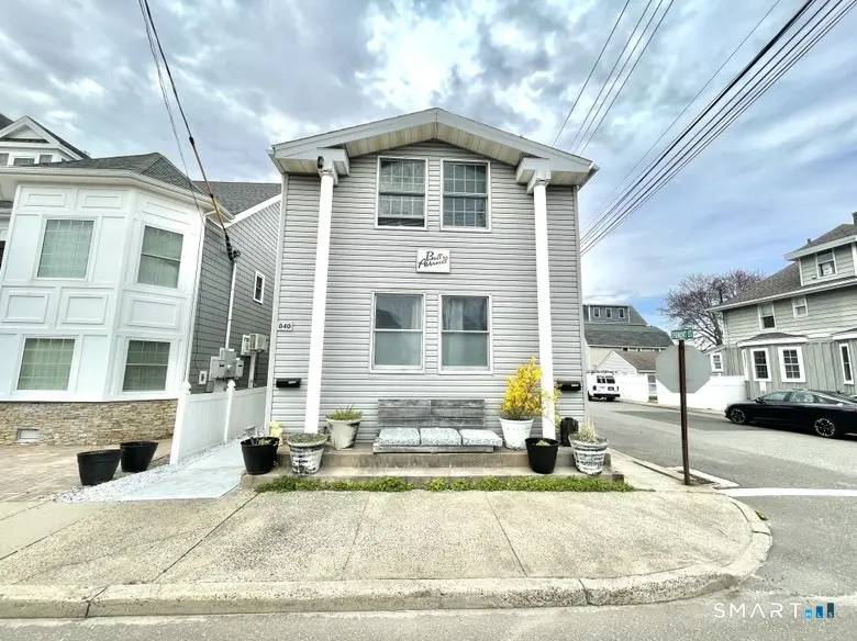 840 East Broadway, Milford