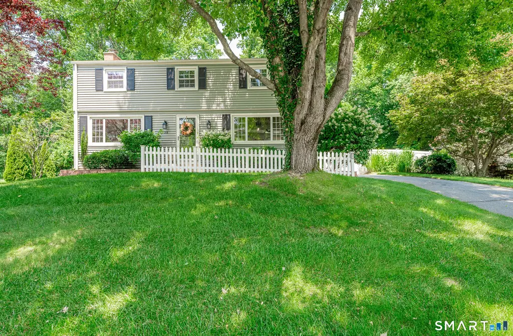 38 Edgewood Drive, Enfield