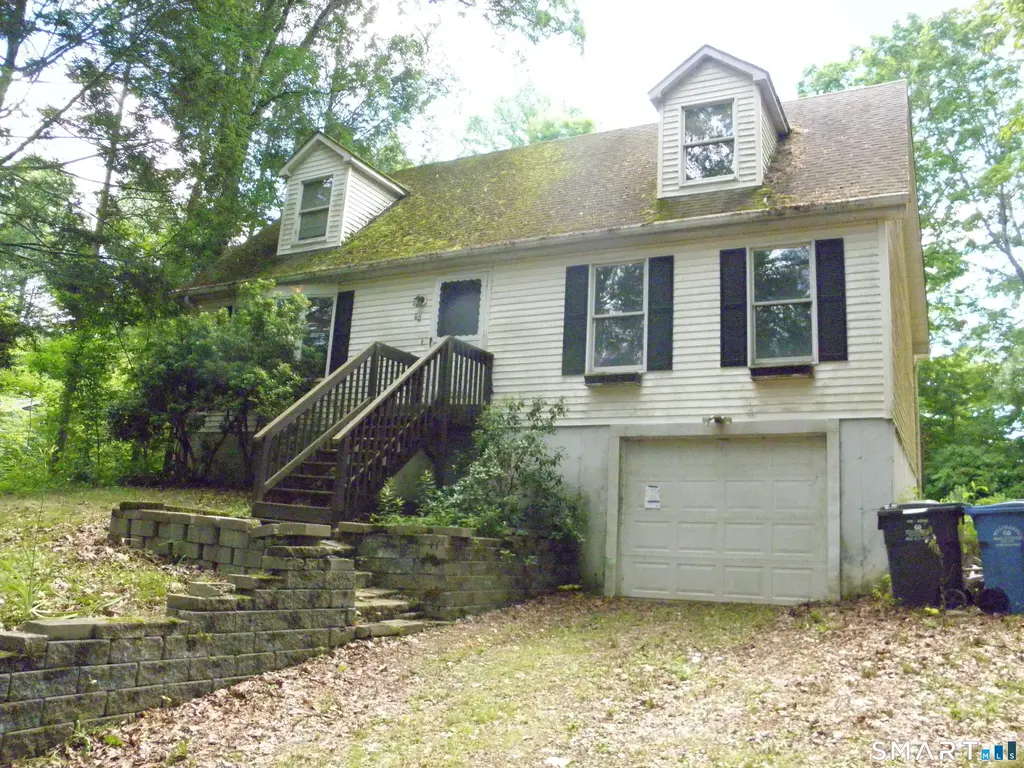 40 Crooked Trail, Woodstock