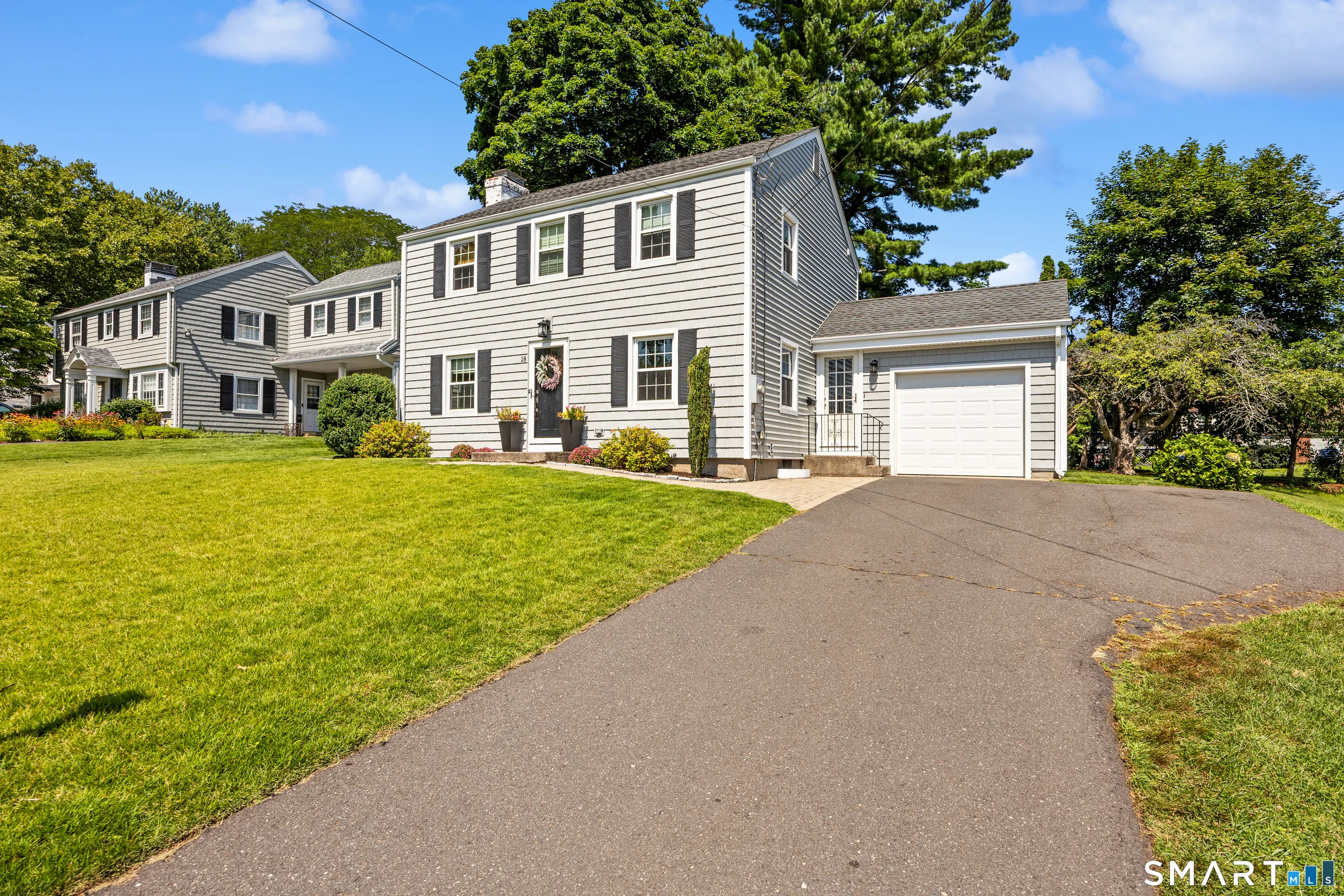 18 Chapman Road, West Hartford