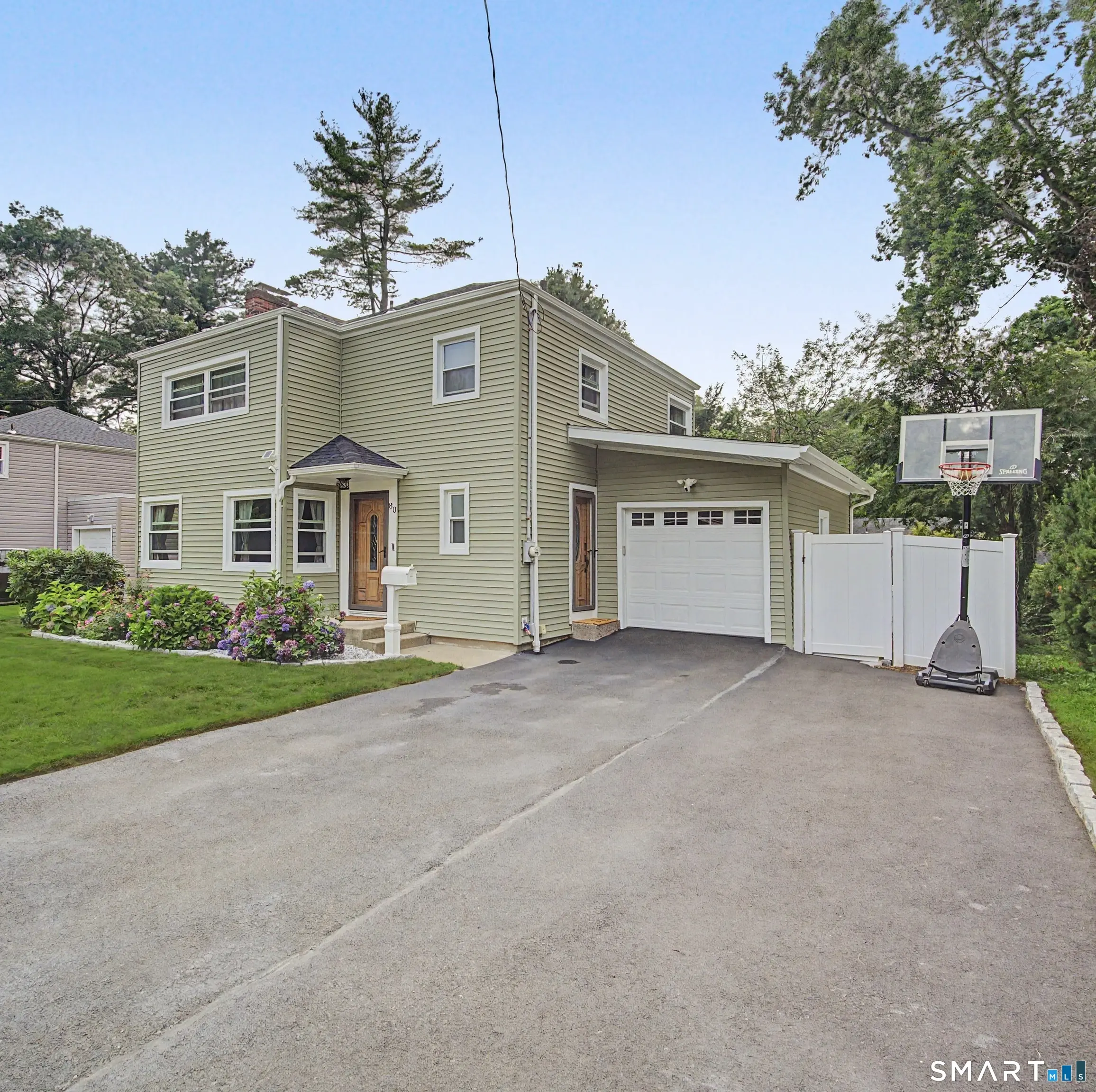80 Lakeview Terrace, New Haven