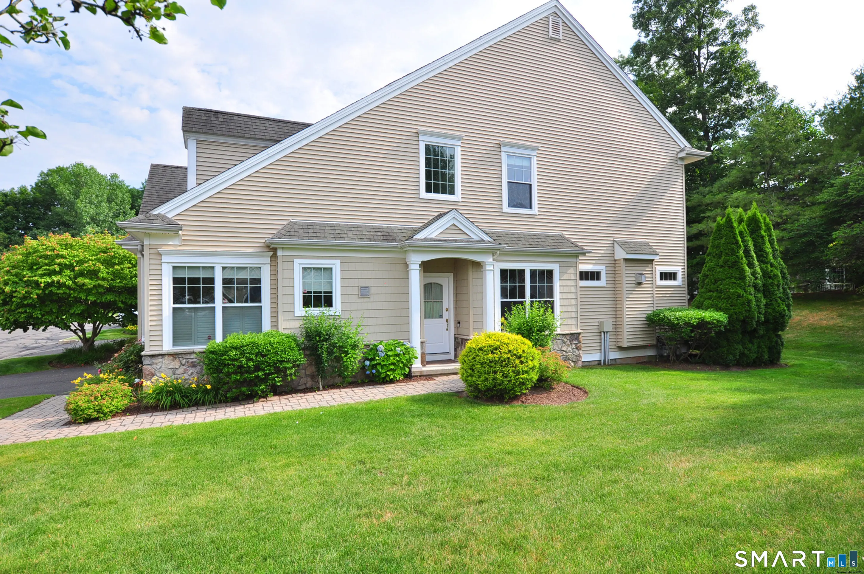 104 Bradford Walk 104, Farmington