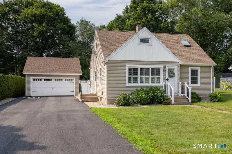 34 West Arch Street, Stonington