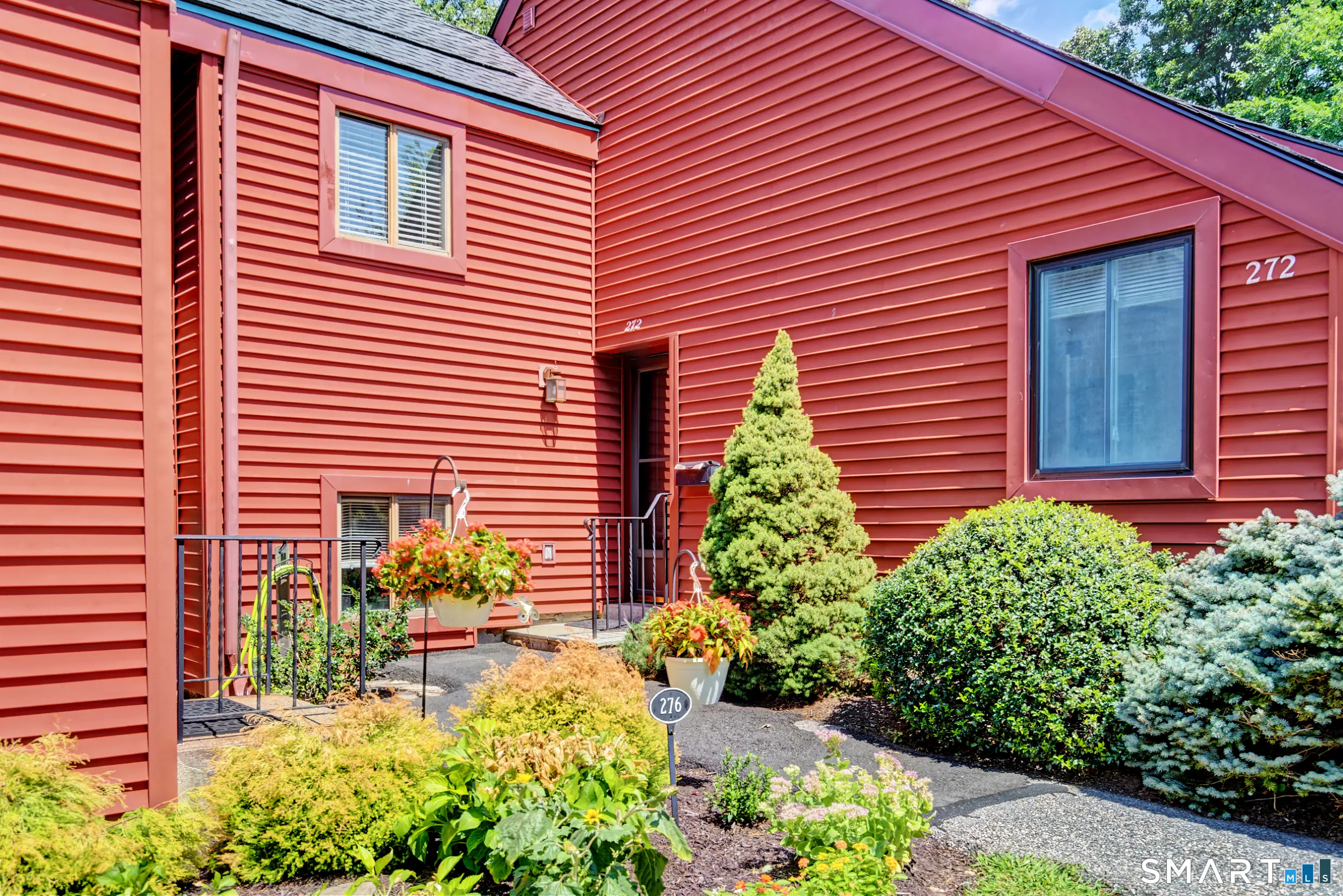 272 Hollister Way West 272, Glastonbury