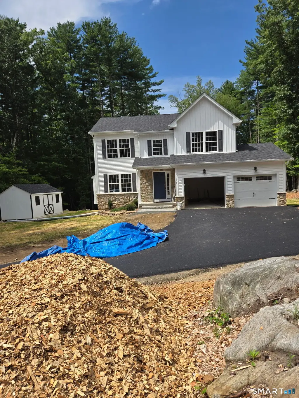127 Holcomb Hill Road, New Hartford