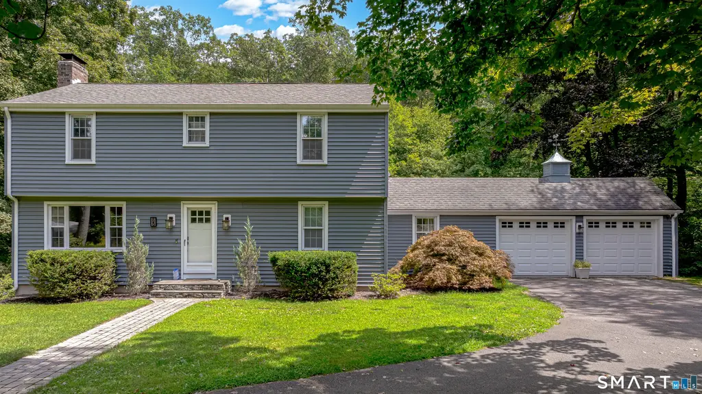 85 Oakcliff Road, Middletown