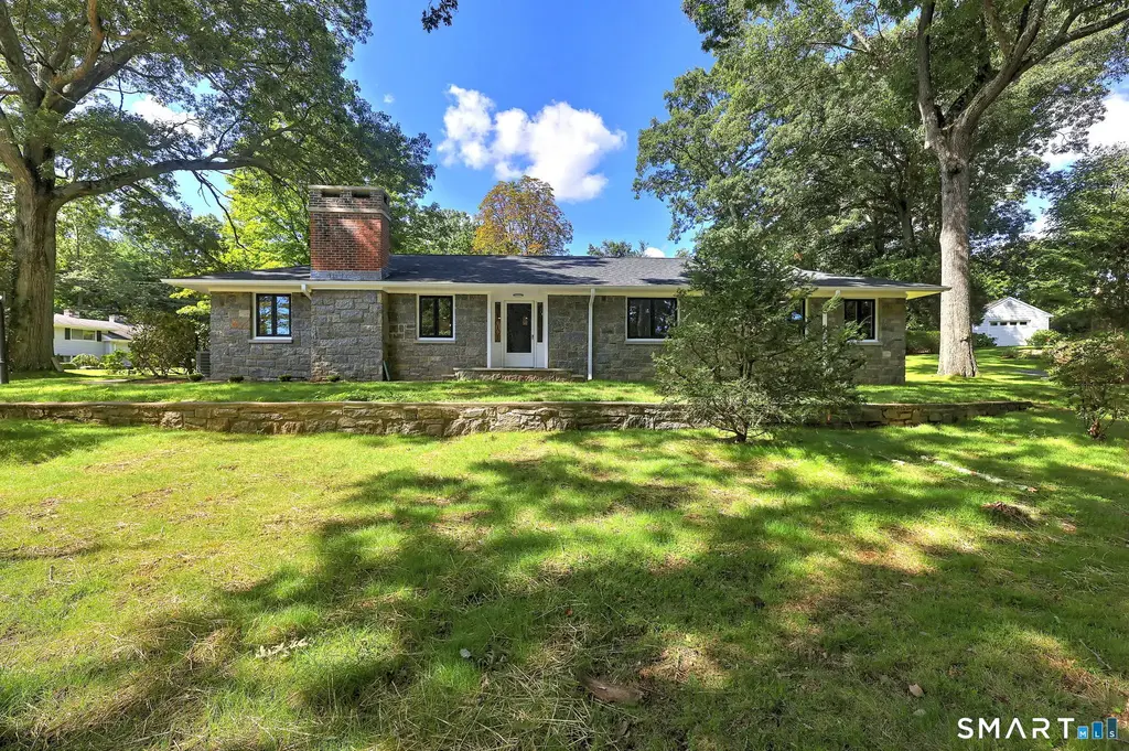 50 Oak Ridge Road, Stratford