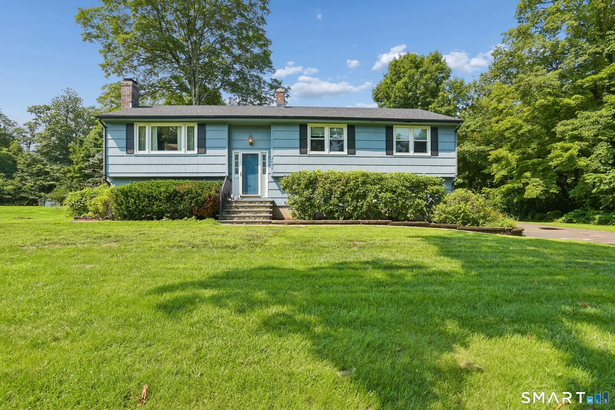 2496 Long Hill Road, Guilford