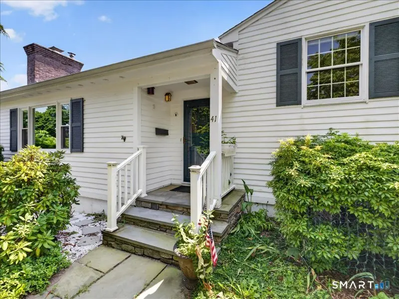 41 Island View Avenue, Groton