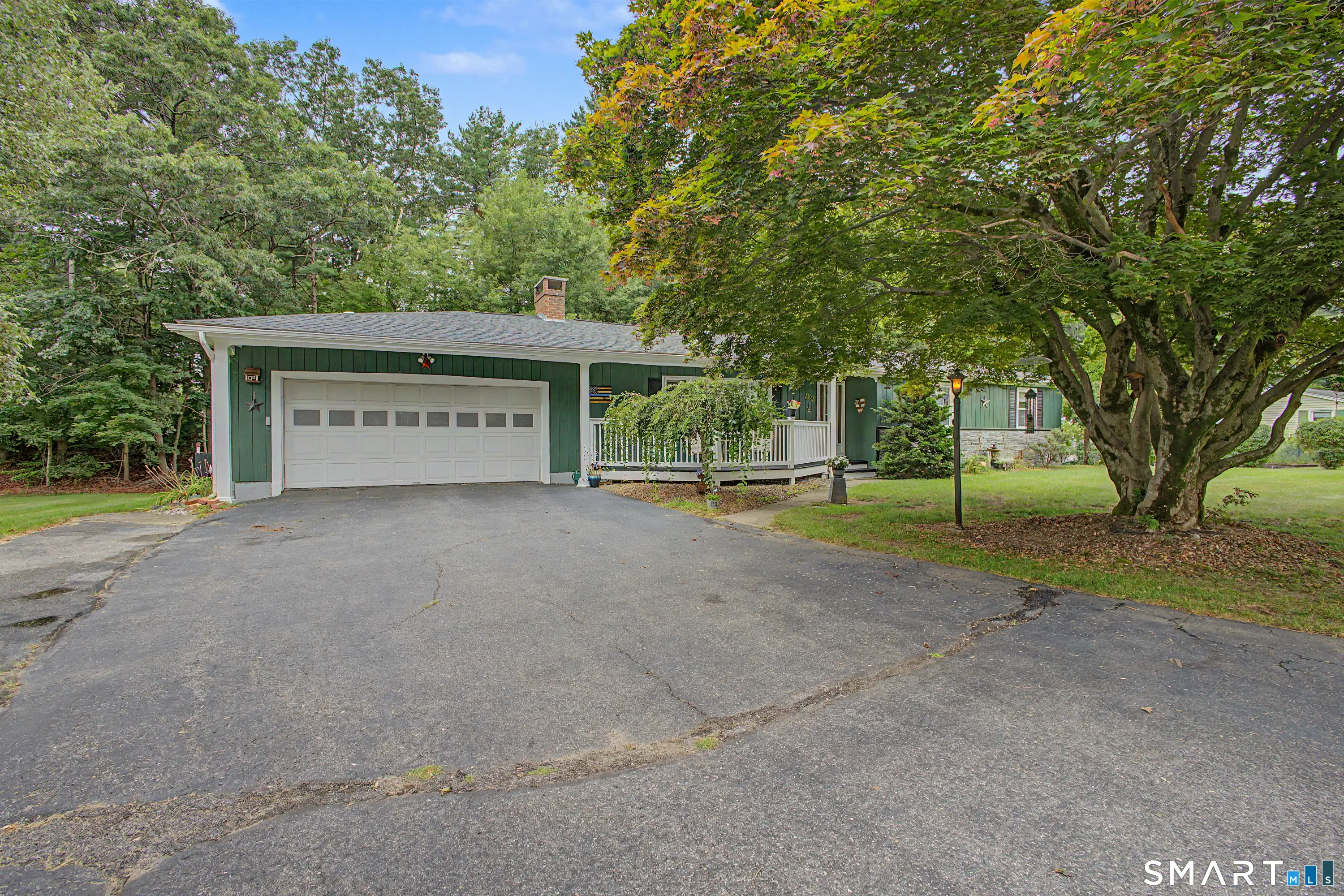 33 Bonnette Avenue, Thompson