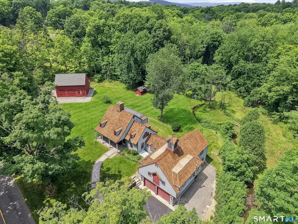 26 Codfish Hill Road, Bethel