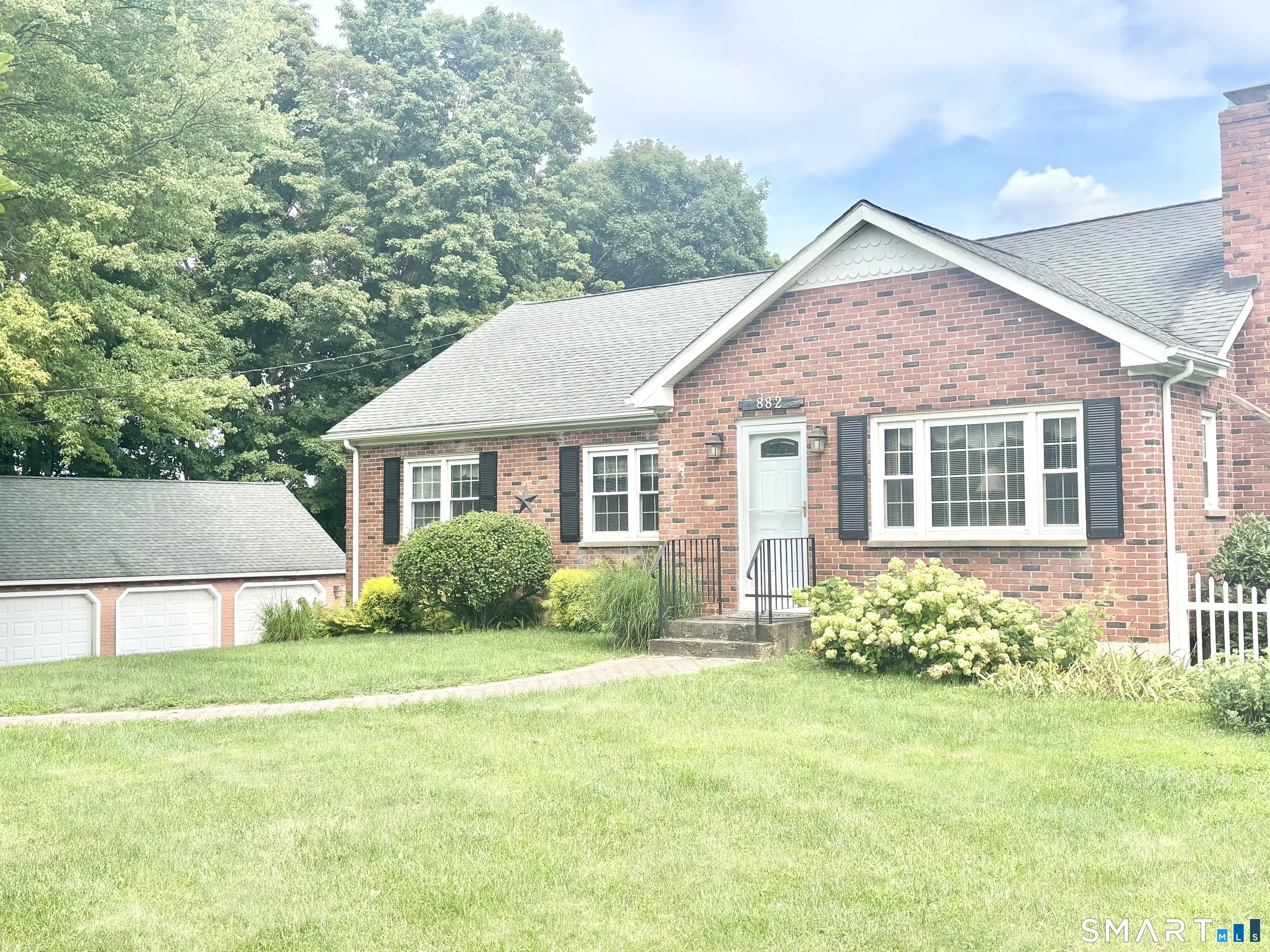 882 Avery Street, South Windsor