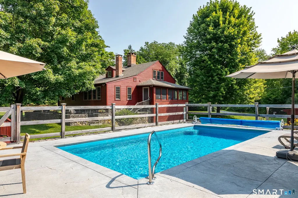 38 Old Turnpike Road, Litchfield