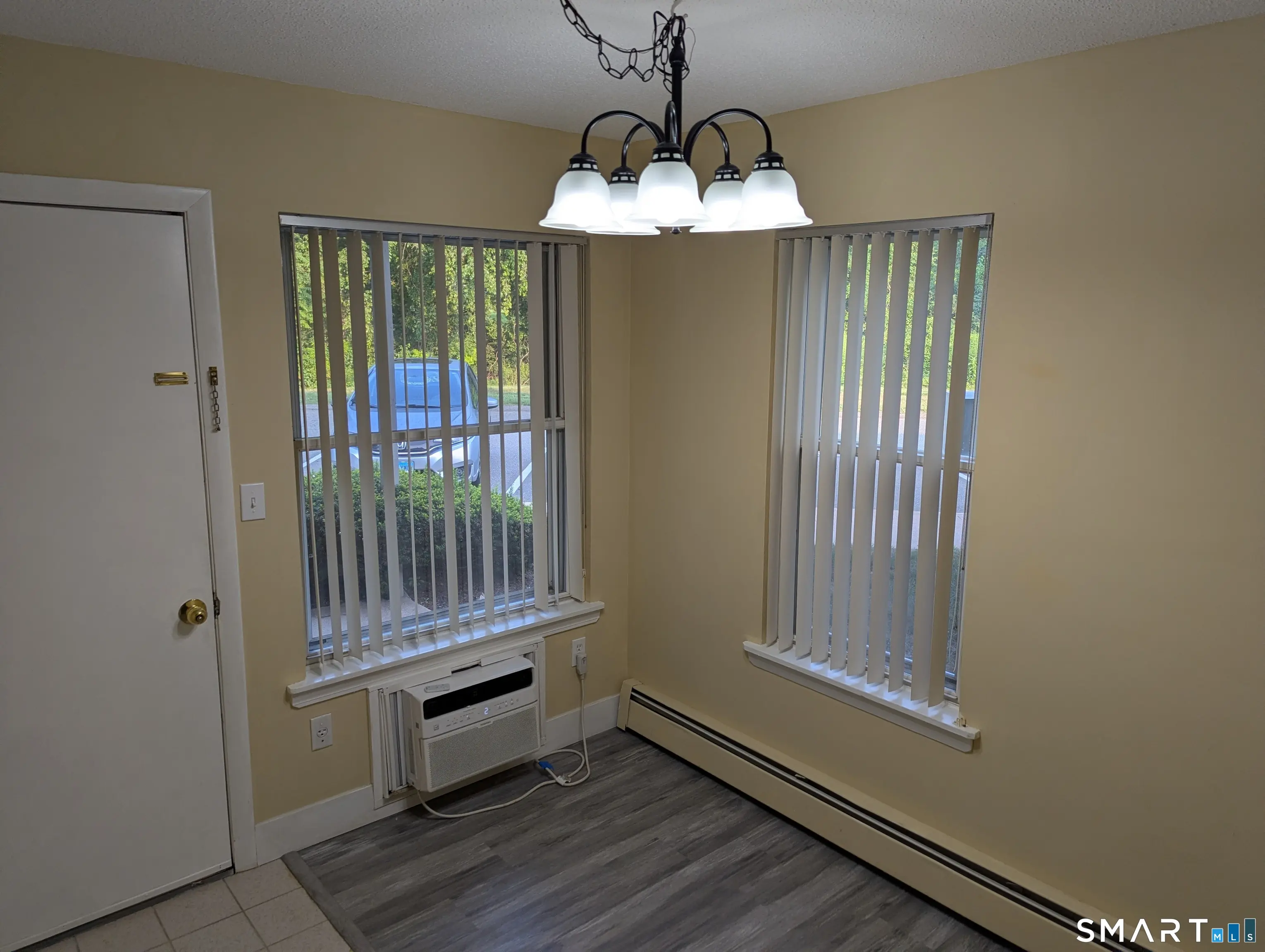 375 East Mitchell Avenue 375, Cheshire