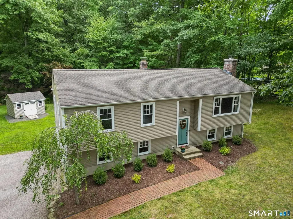 150 Mulberry Point Road, Guilford
