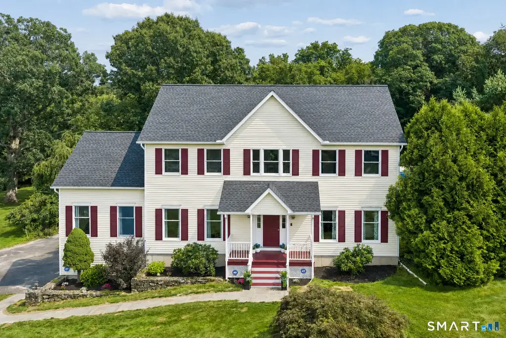64 Georges Lane, Monroe