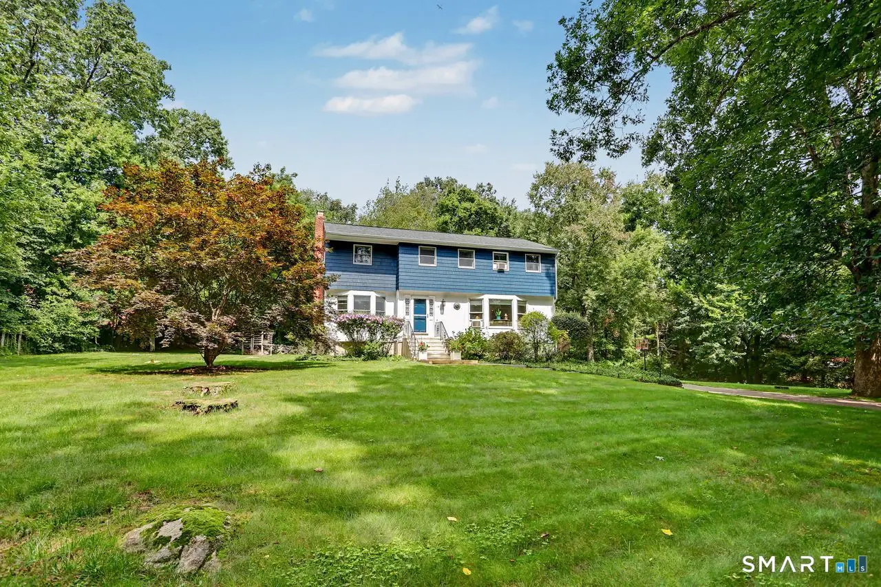 15 Fire Hill Lane, Redding