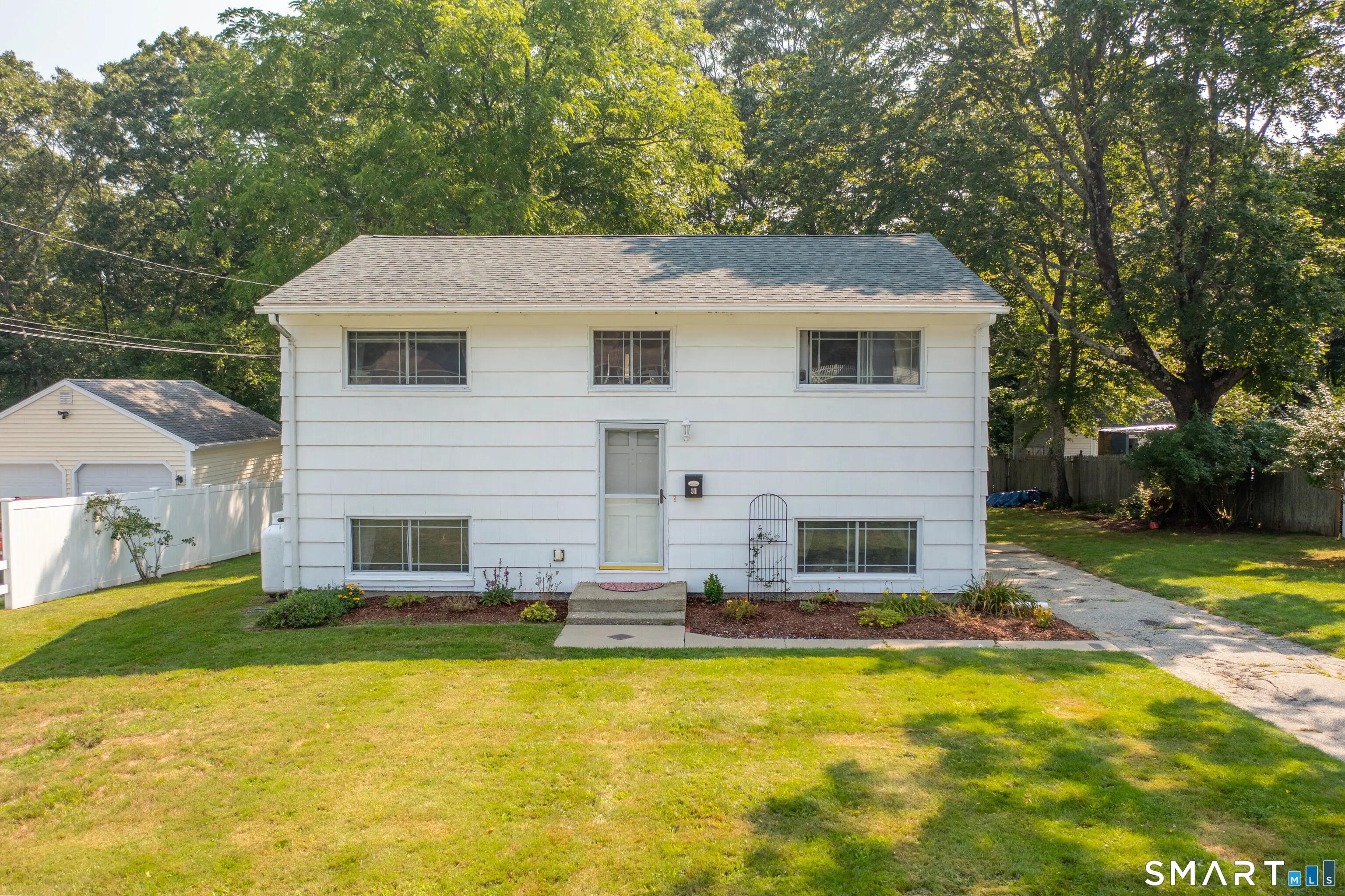 57 Nantucket Drive, Groton
