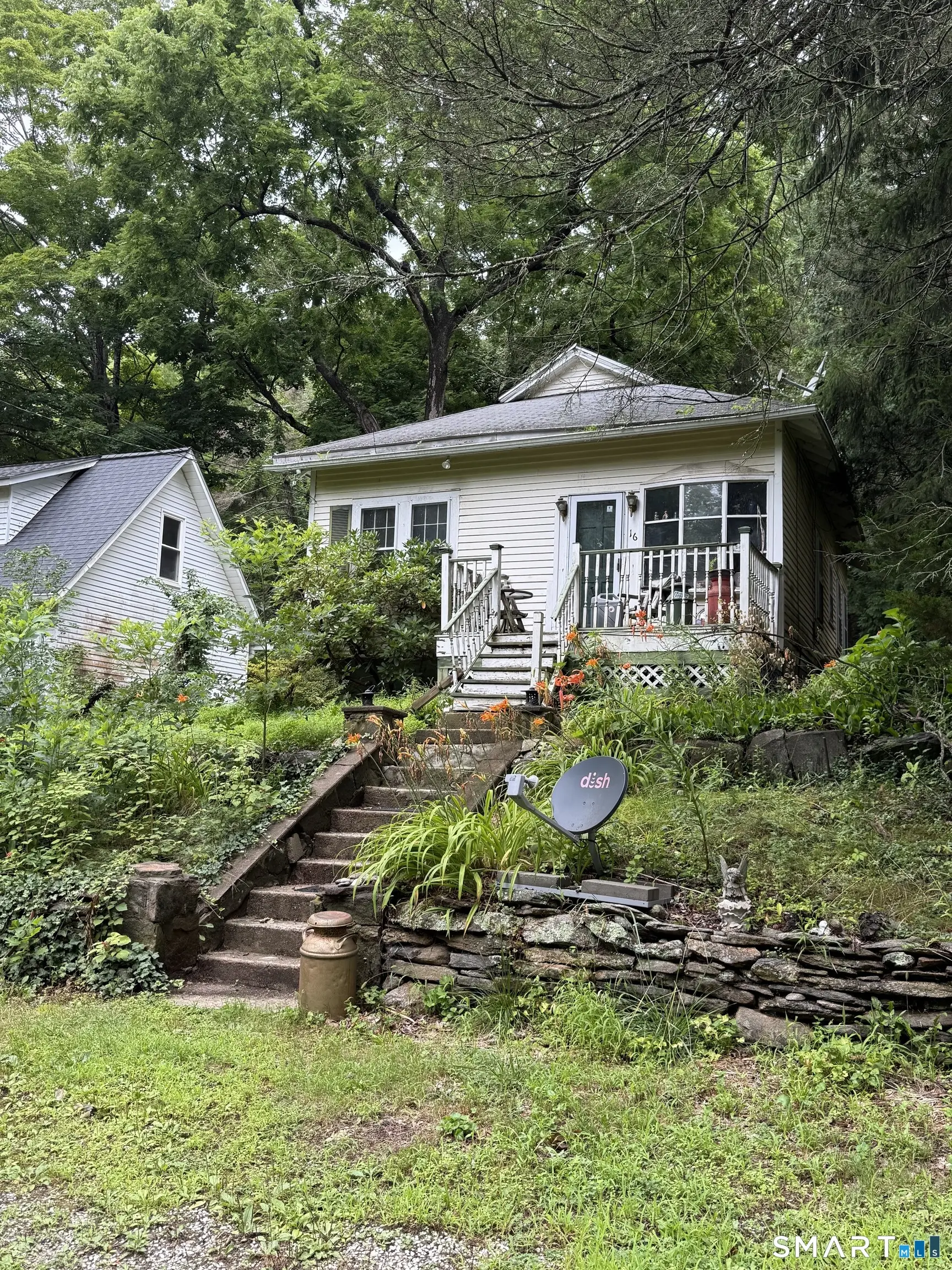 16 Pleasant Valley Road, Clinton