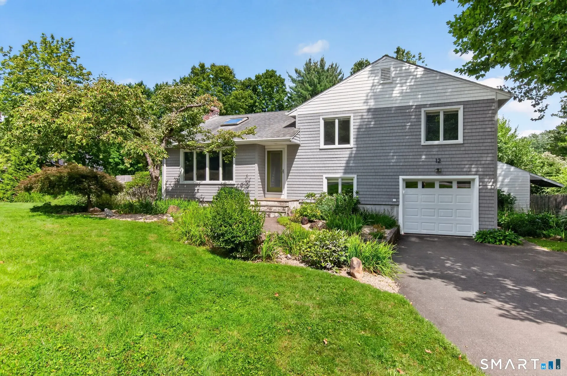 12 Walker Drive, Simsbury