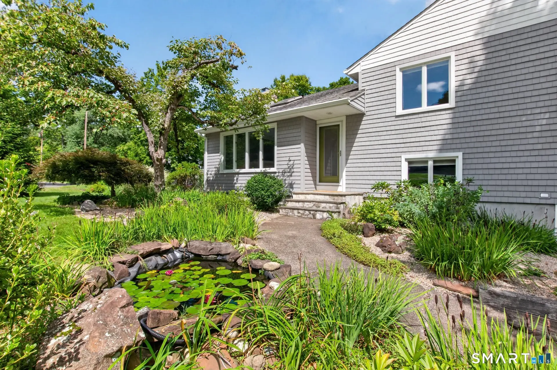 12 Walker Drive, Simsbury