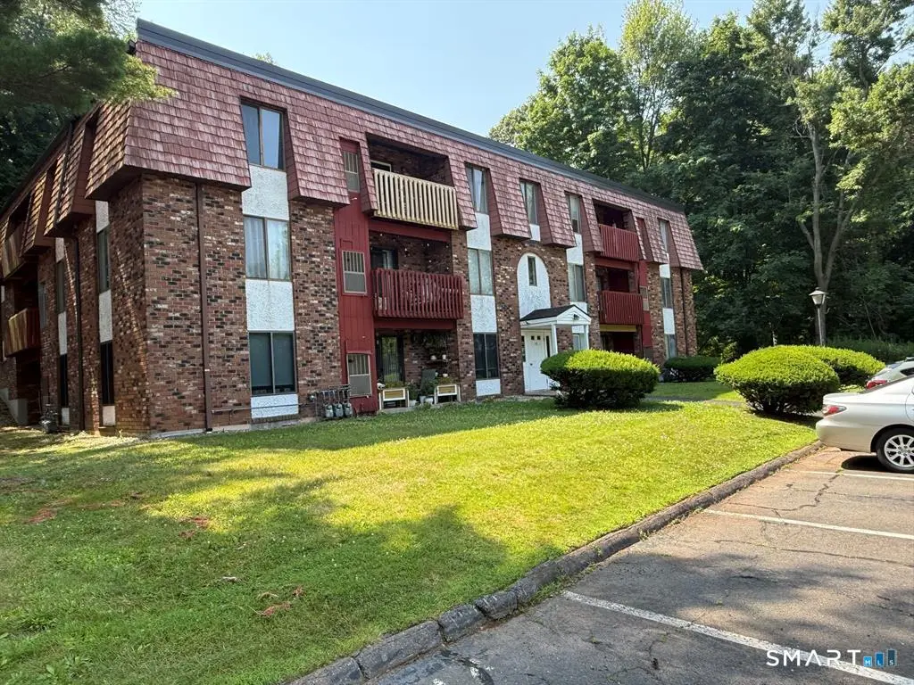 95 Woodsedge Drive 1b, Newington