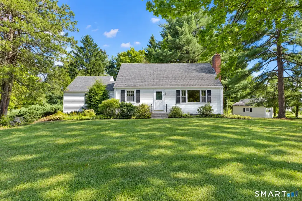 19 Crestwood Circle, Farmington