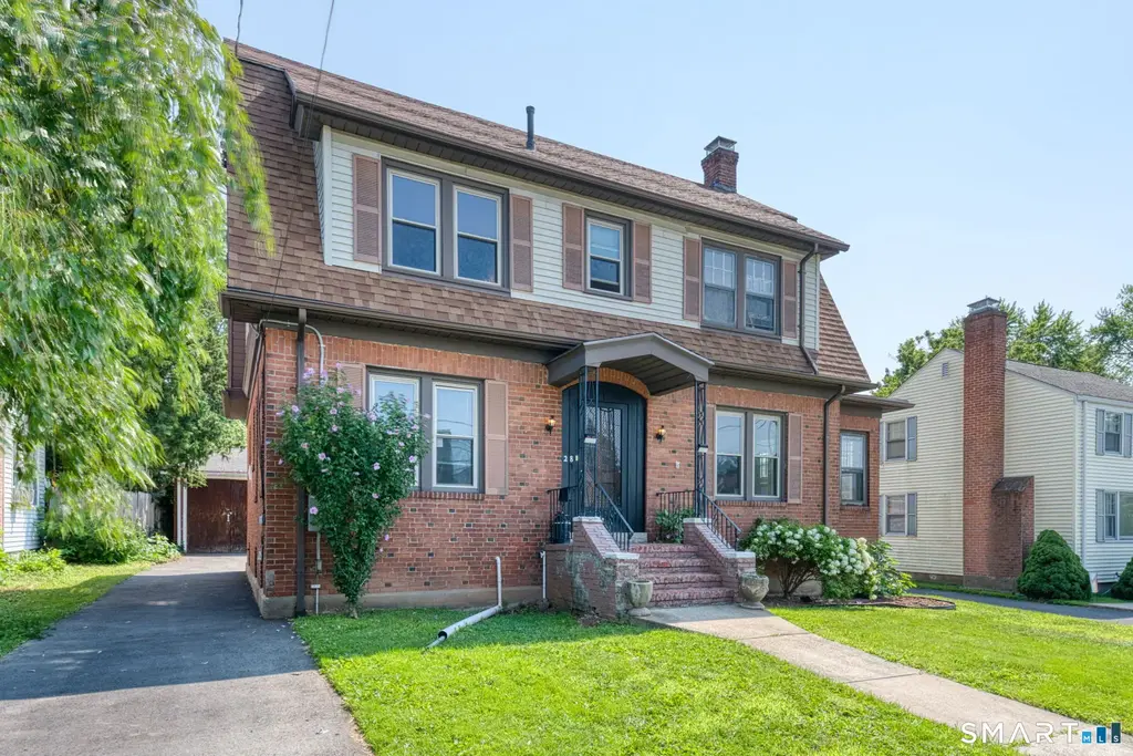 28 Price Boulevard, West Hartford