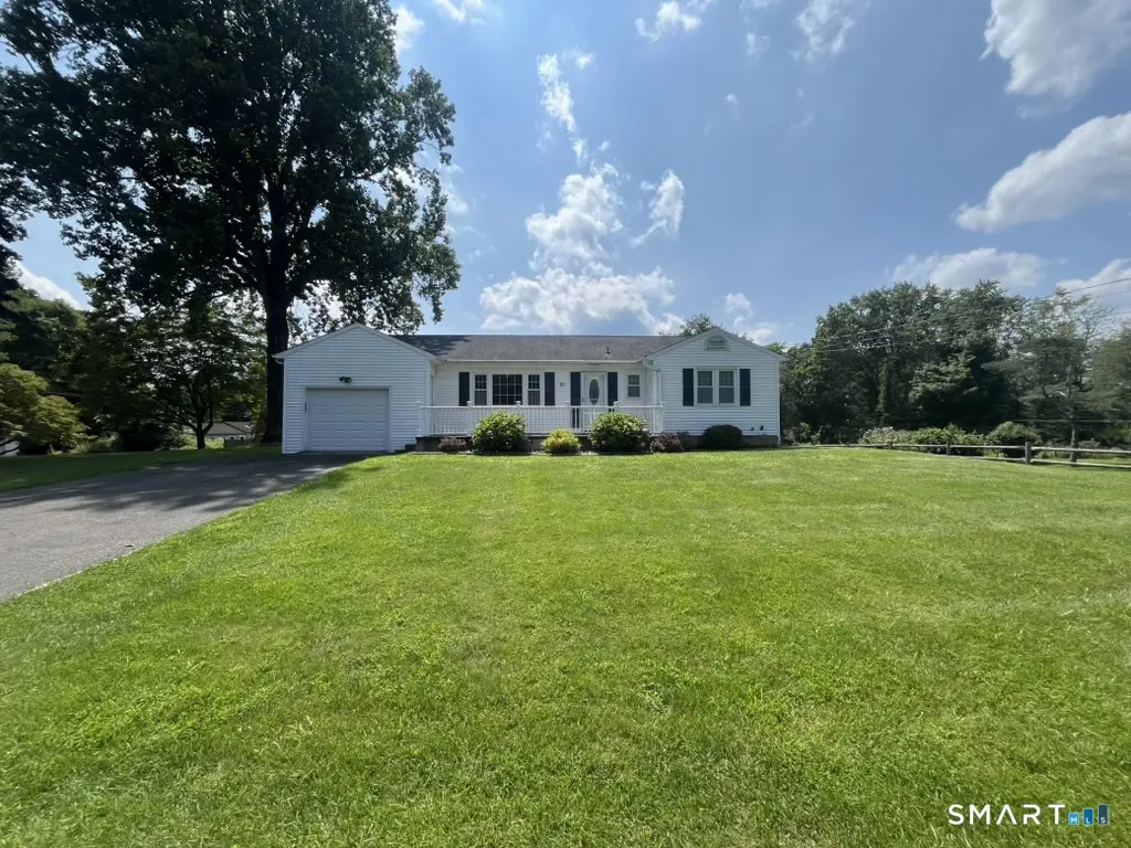 21 Brookfield Meadows Road, Brookfield