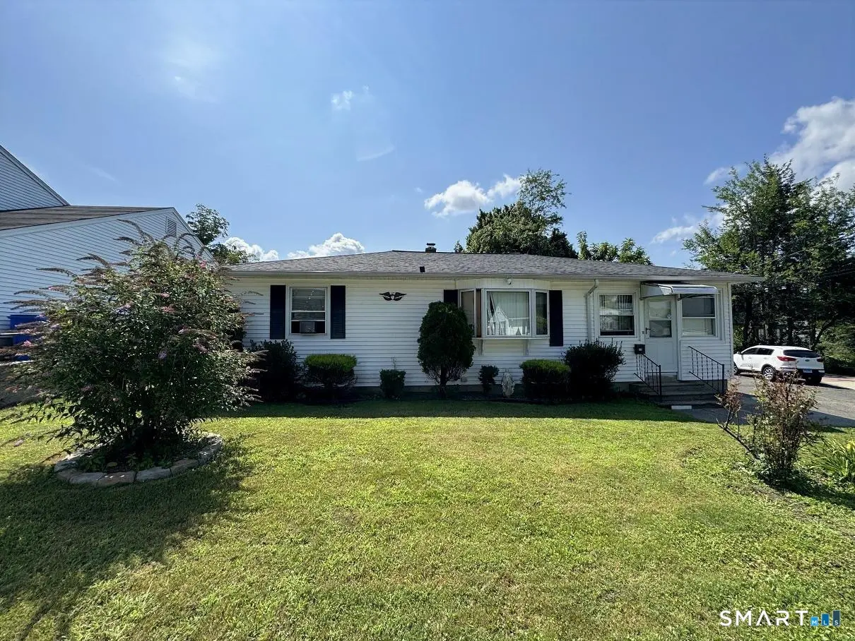 879 Congress Avenue, Waterbury