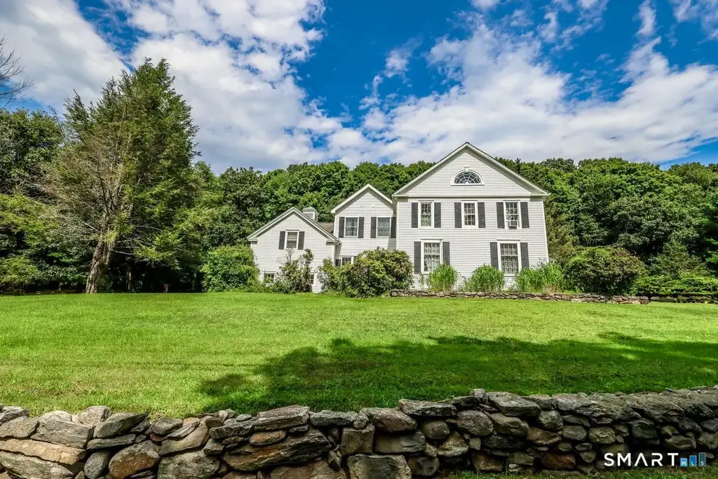 59 Taylor Road, Bethel