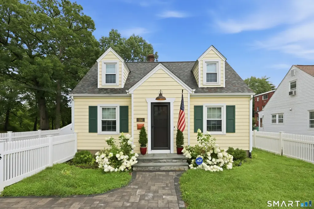 134 Oakwood Avenue, West Hartford