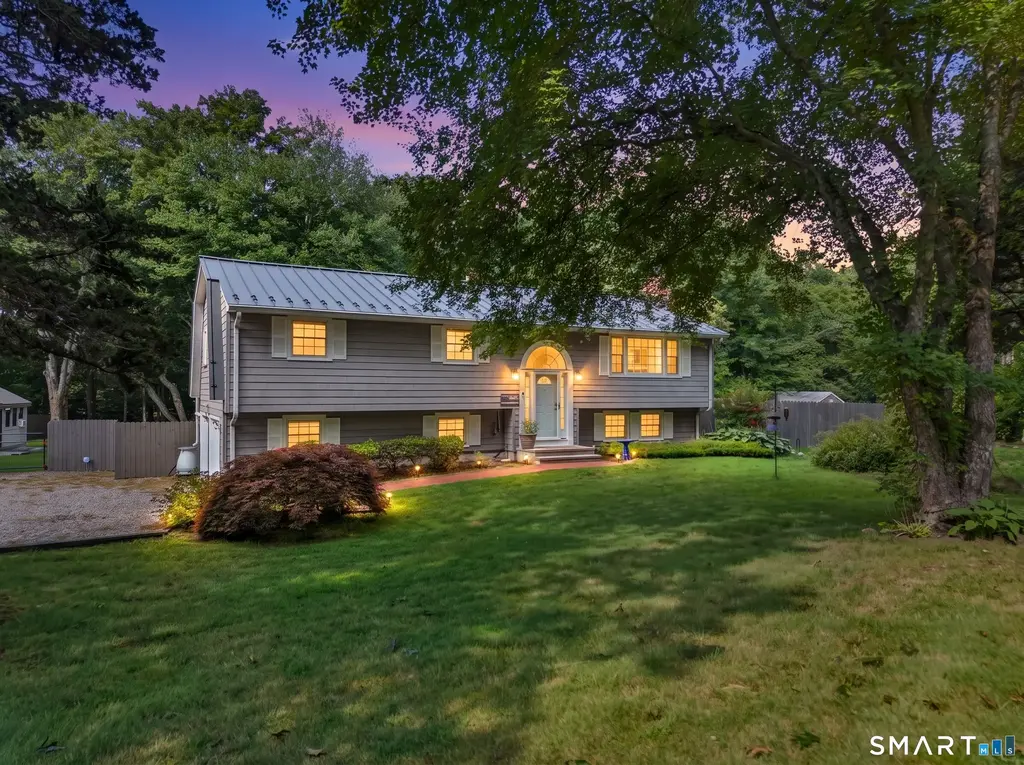 35 Chapman Mill Pond Road, Westbrook