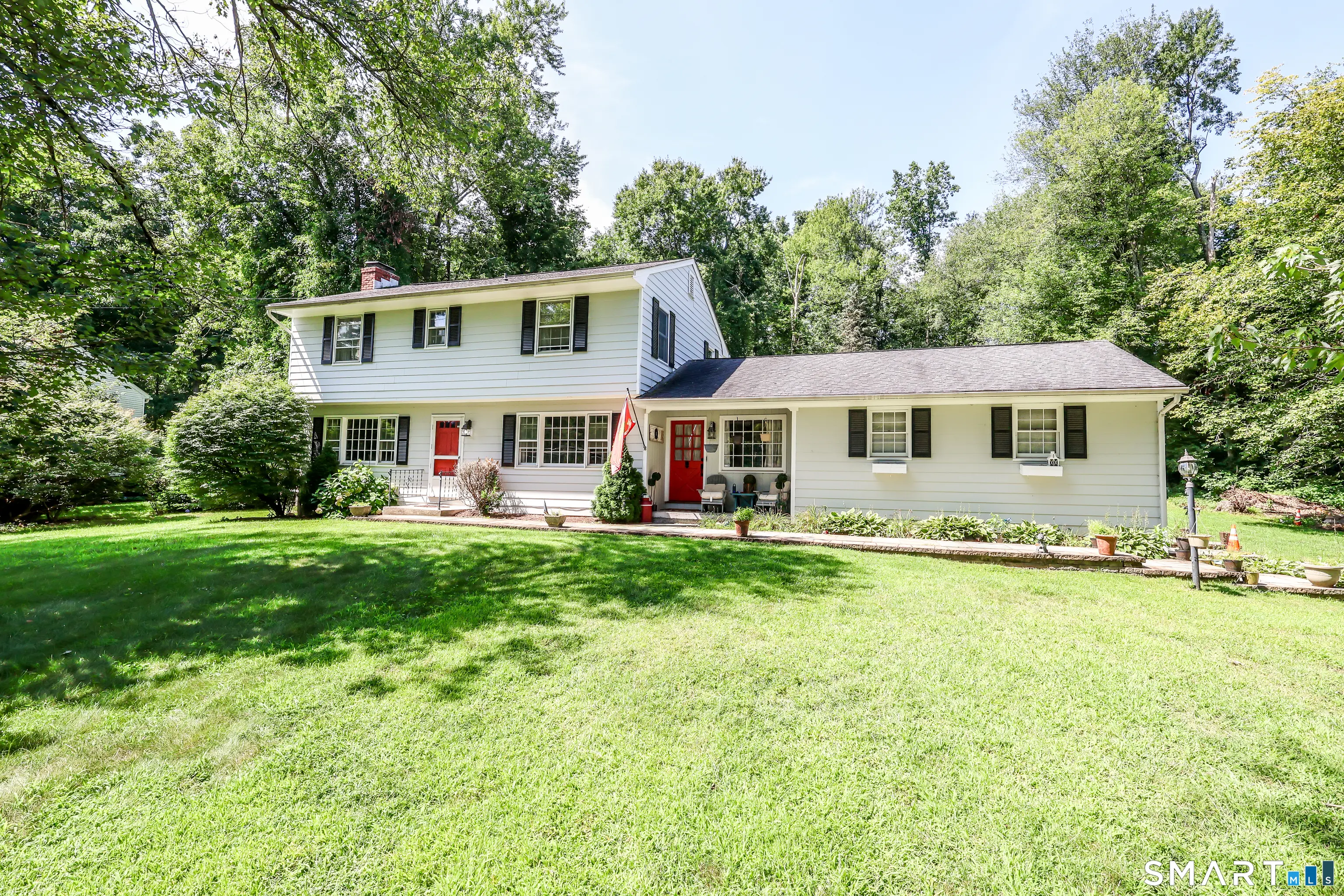 27 Powder Horn Hill, Brookfield