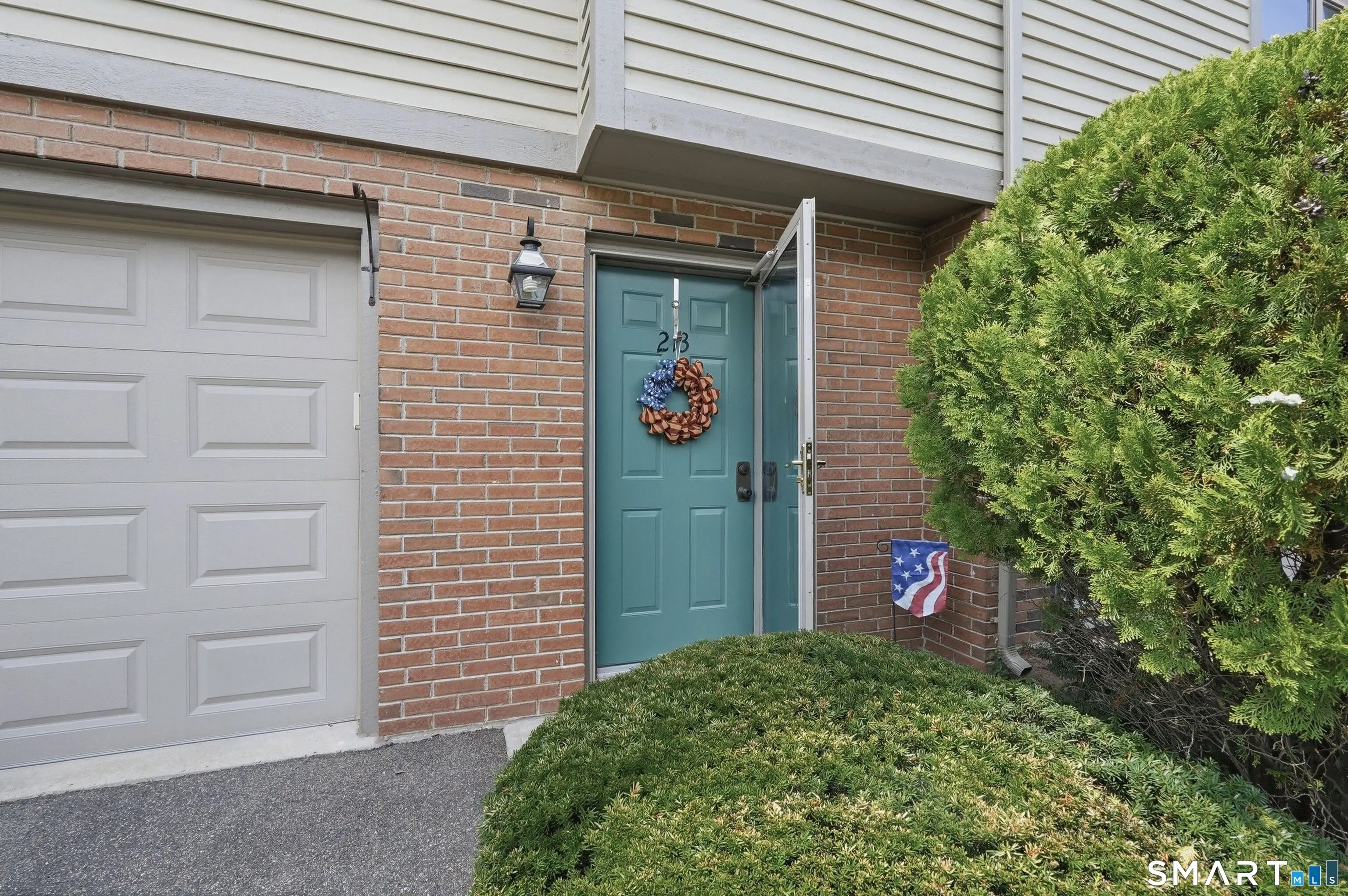 213 Metacomet Drive 213, Meriden