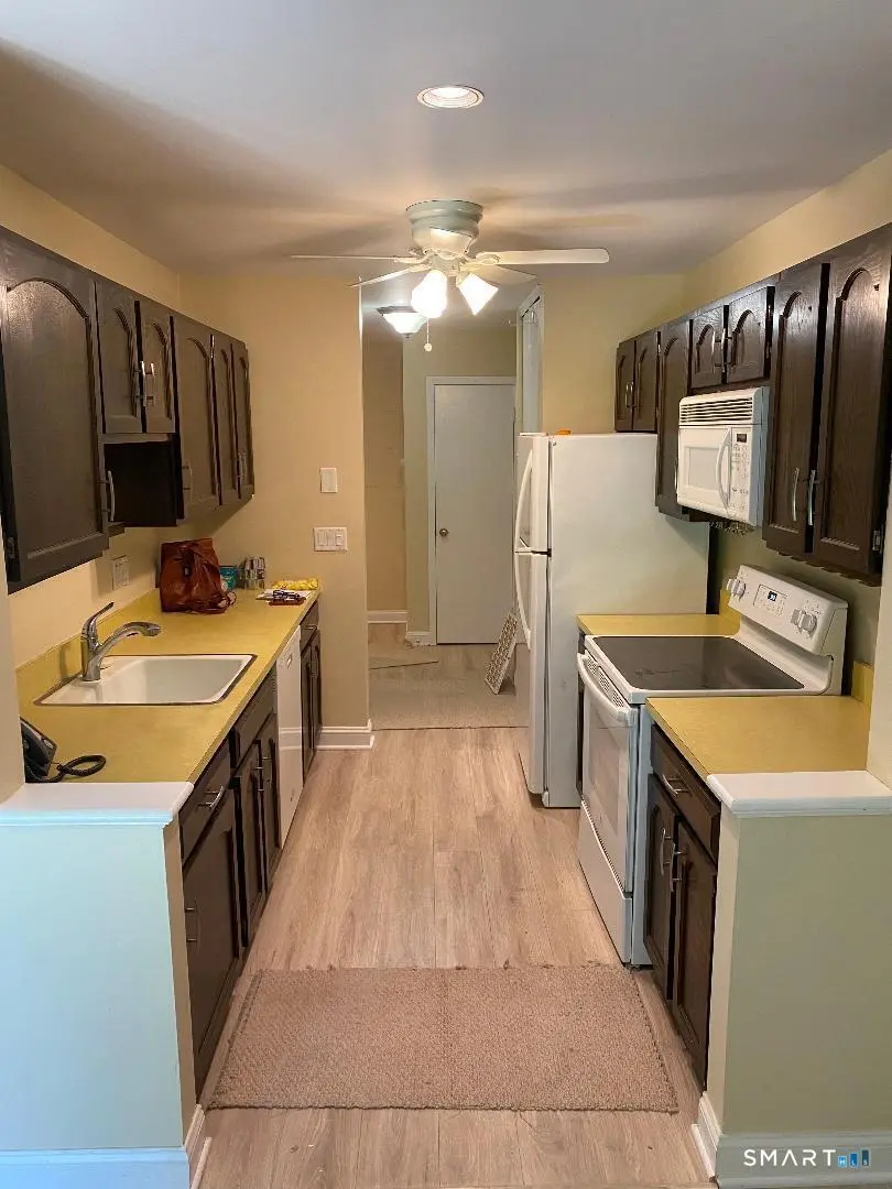 77-11 Courtland Avenue 11, Stamford