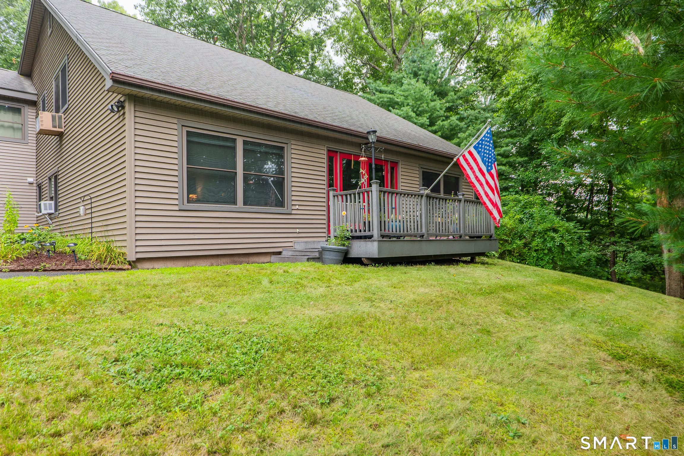 19 Vidich Lane, Naugatuck