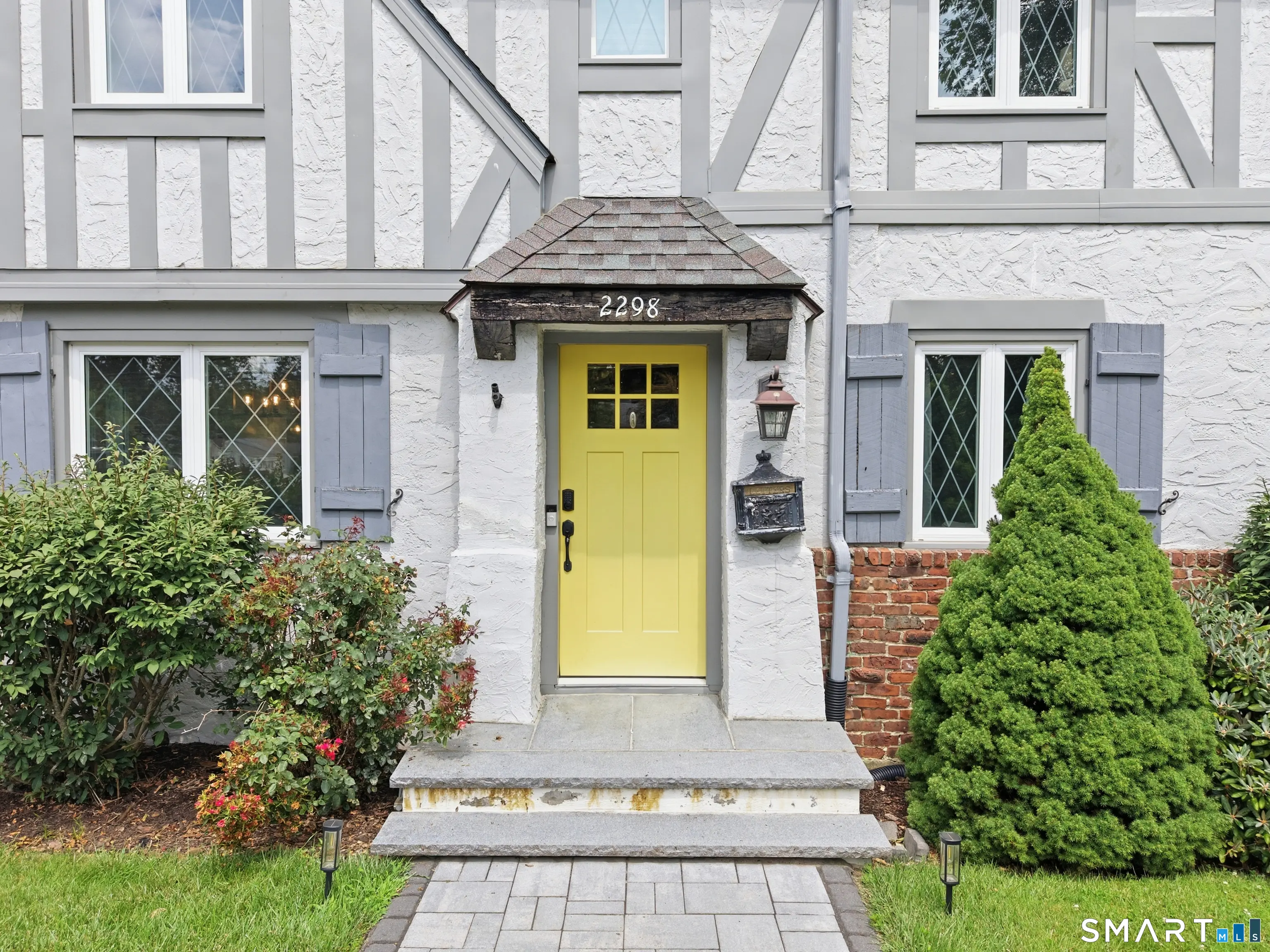 2298 Albany Avenue, West Hartford