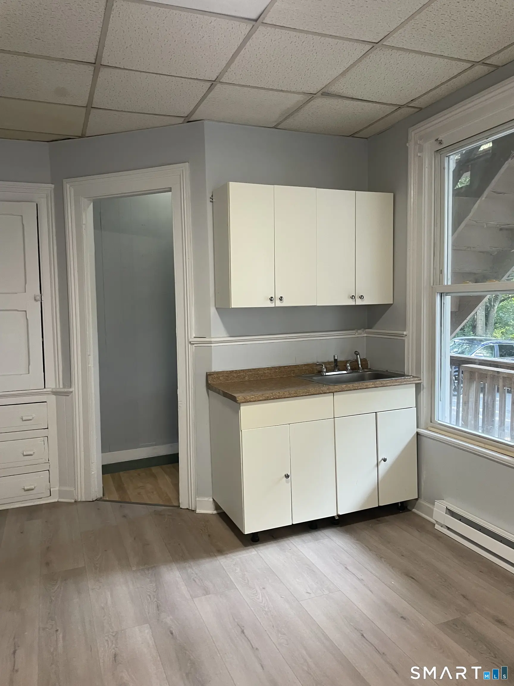 1086 East Main Street, Waterbury